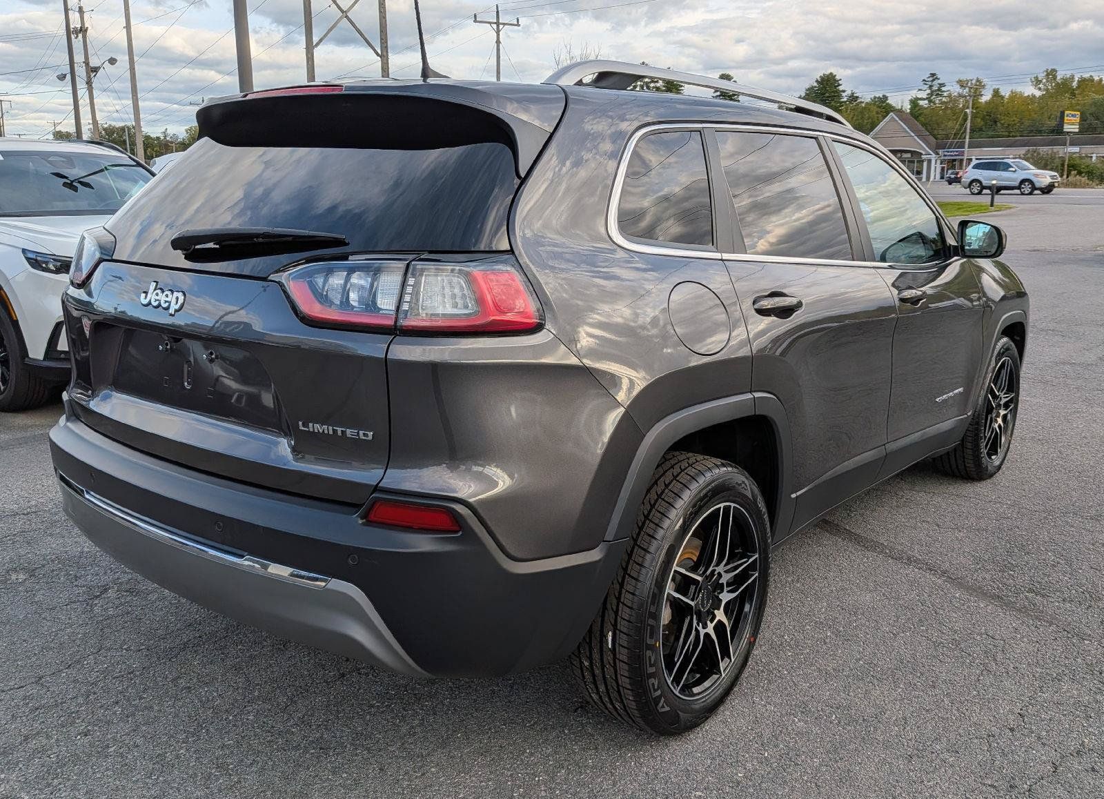Used 2020 Jeep Cherokee Limited FWD image 7