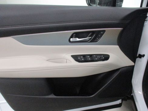 New 2026 Nissan Murano SL image 13