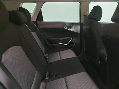 Used 2025 Kia Soul LX w/ LX Technology Package image 19