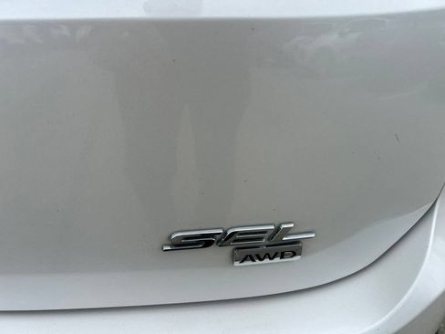 Used 2018 Ford Edge SEL w/ Equipment Group 201A AWD/4WD image 9