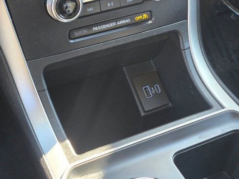 Certified 2024 Ford Edge SE w/ Black Appearance Package image 26