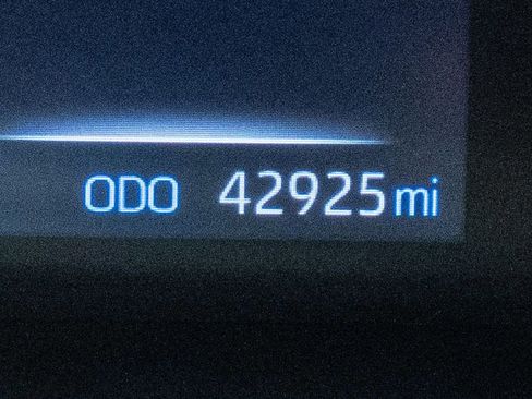 Used 2020 Toyota RAV4 XLE w/ Convenience Package image 17