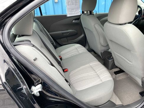 Used 2017 Chevrolet Sonic LT w/ Convenience Package image 27