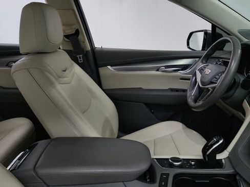 Used 2021 Cadillac XT5 Premium Luxury w/ LPO, Floor Liner Package image 24
