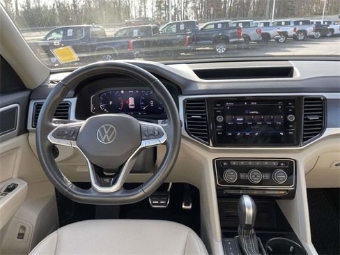 Used 2021 Volkswagen Atlas SEL R-Line image 15
