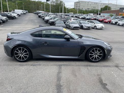 Used 2023 Toyota GR86 w/ ALL Weather Mat Package (TMS) RWD image 7