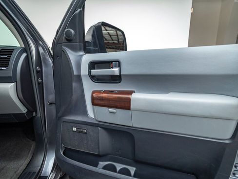 Used 2016 Toyota Sequoia Platinum image 36