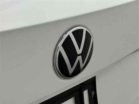 Certified 2022 Volkswagen Taos SE image 27