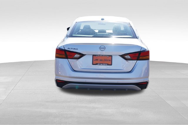 Used 2025 Nissan Altima 2.5 SV FWD image 6