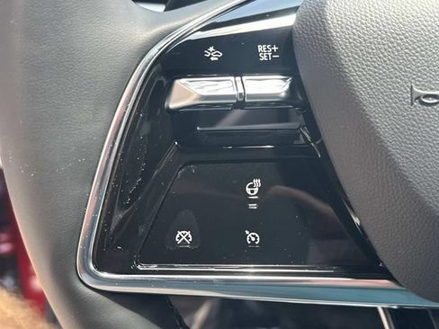 Used 2025 Cadillac Lyriq Sport AWD/4WD image 23