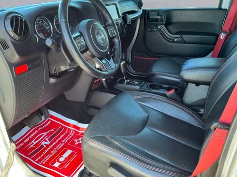 Used 2018 Jeep Wrangler Unlimited Rubicon image 13