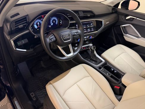 Certified 2025 Audi Q3 2.0T Premium w/ Convenience Package AWD/4WD image 4