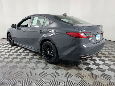 Used 2025 Toyota Camry SE image 2
