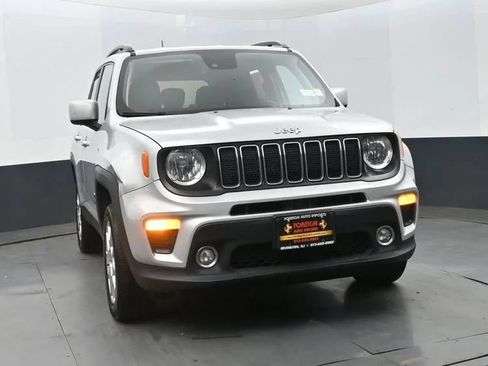Used 2021 Jeep Renegade Latitude w/ Convenience Group AWD/4WD image 3