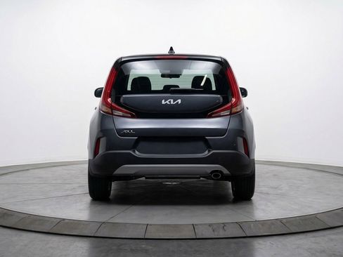 Used 2025 Kia Soul LX w/ LX Technology Package FWD image 7