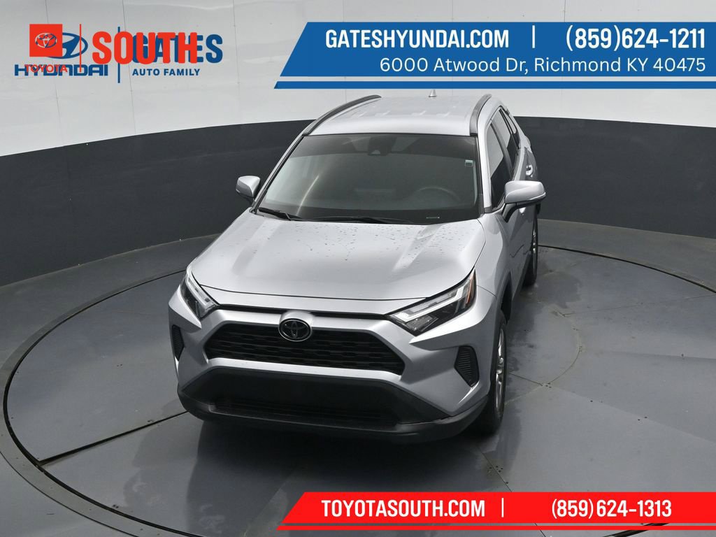 Used 2024 Toyota RAV4 XLE AWD/4WD image 46