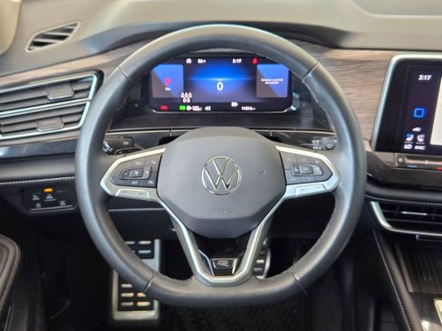 Used 2025 Volkswagen Atlas SEL Premium R-Line image 22