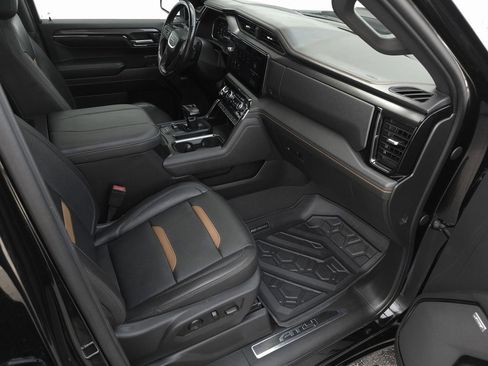 Used 2023 GMC Sierra 1500 AT4 w/ AT4 Premium Package image 8