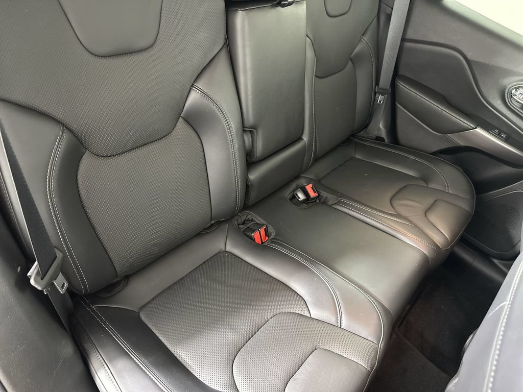 Used 2020 Jeep Cherokee Limited AWD/4WD image 28