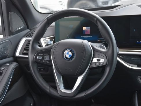 Used 2024 BMW X5 xDrive50e image 22