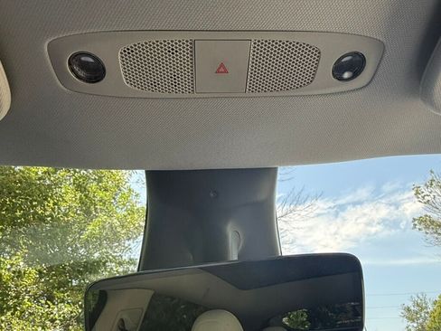 Used 2021 Tesla Model Y Long Range AWD/4WD image 39