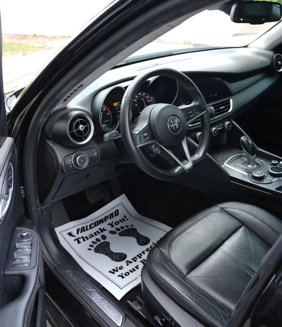 Used 2017 Alfa Romeo Giulia RWD image 8