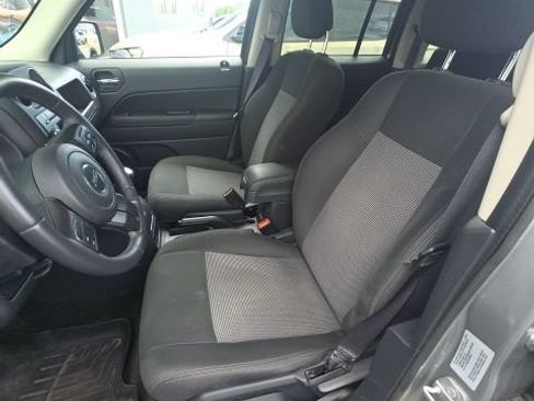 Used 2015 Jeep Patriot Latitude AWD/4WD image 10