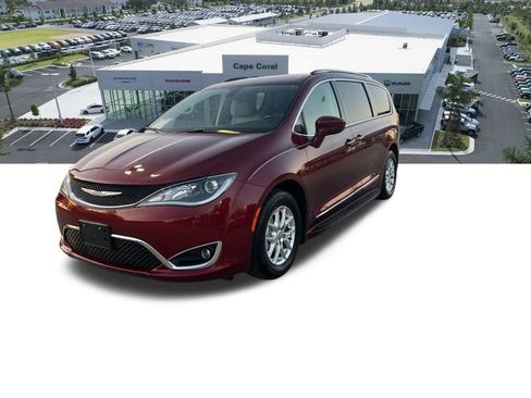 Certified 2020 Chrysler Pacifica Touring-L image 2