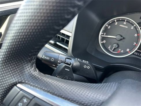 Used 2024 Mitsubishi Outlander SE image 25