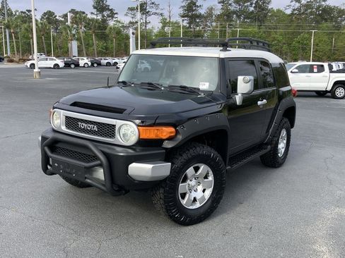 Used 2007 Toyota FJ Cruiser 2WD image 1