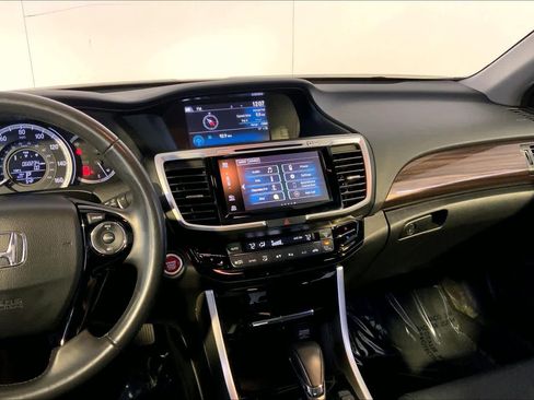 Used 2017 Honda Accord EX-L image 16