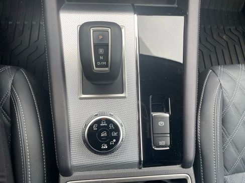 Used 2024 Mitsubishi Outlander SEL image 28