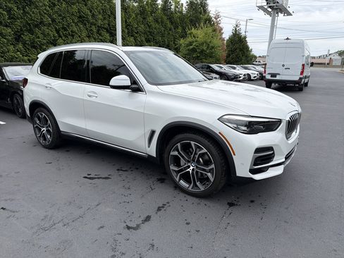 Used 2023 BMW X5 sDrive40i w/ Premium Package RWD image 1