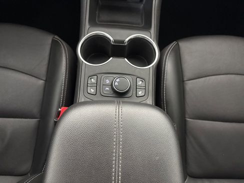 Used 2023 GMC Terrain SLT w/ Elevation Edition FWD image 25