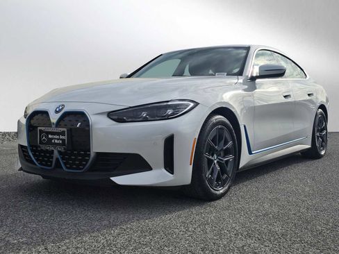 Used 2023 BMW i4 eDrive40 image 7