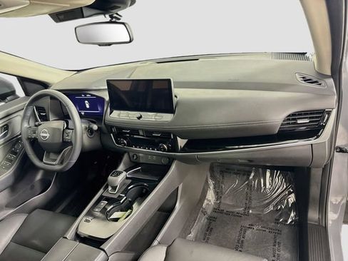 Used 2025 Nissan Rogue SL FWD image 29