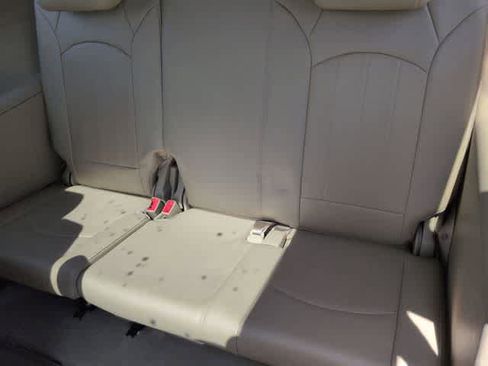 Used 2011 Buick Enclave CXL FWD image 21