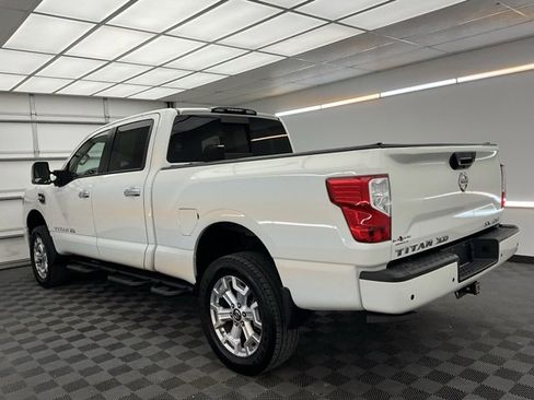 Used 2021 Nissan Titan SV w/ SV Convenience Package image 19
