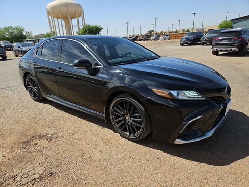 Used 2022 Toyota Camry XSE w/ Navigation Upgrade Package FWD image 10