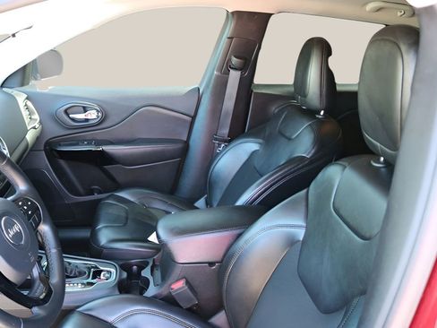Used 2020 Jeep Cherokee Latitude Plus FWD image 11