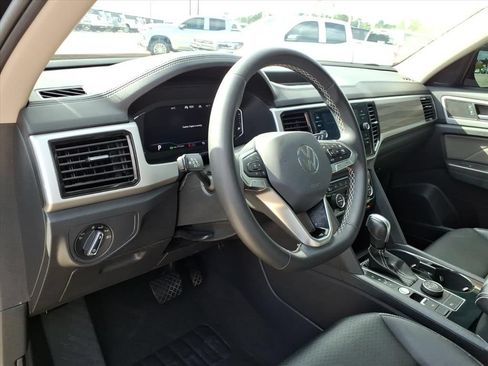 Used 2023 Volkswagen Atlas SEL AWD/4WD image 18