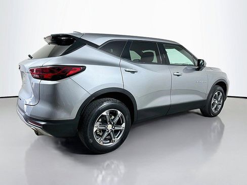 Used 2025 Chevrolet Blazer LT FWD image 7