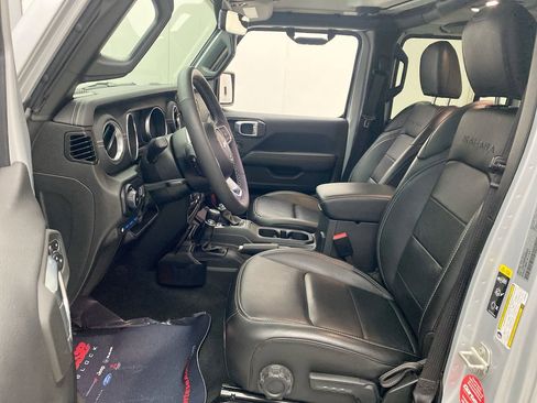 Used 2023 Jeep Wrangler Unlimited Sahara w/ Cold Weather Group AWD/4WD image 14