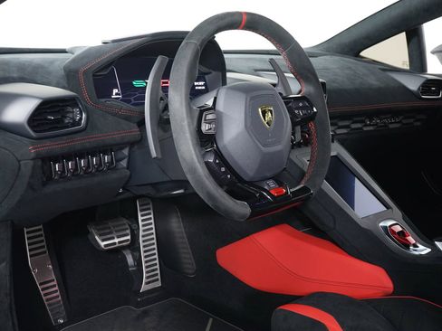 Used 2022 Lamborghini Huracan STO RWD image 4