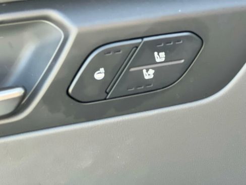 Used 2024 Kia EV9 Wind image 23