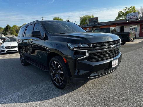 Used 2021 Chevrolet Tahoe RST w/ Luxury Package AWD/4WD image 3