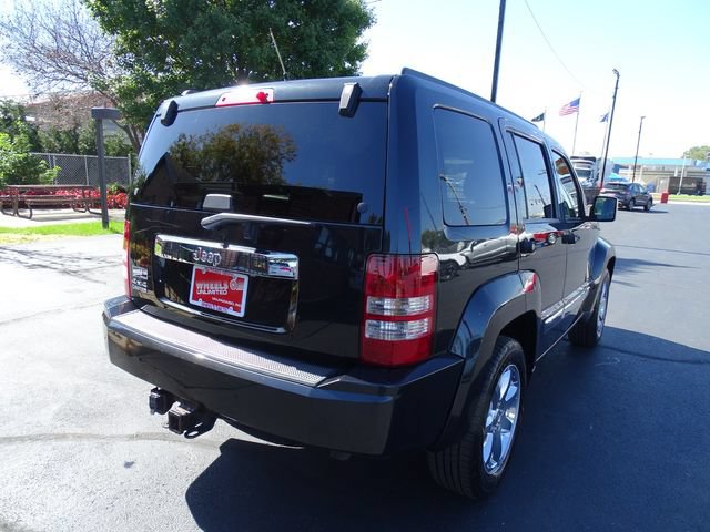 Used 2010 Jeep Liberty Limited w/ Tire & Wheel Group AWD/4WD image 7