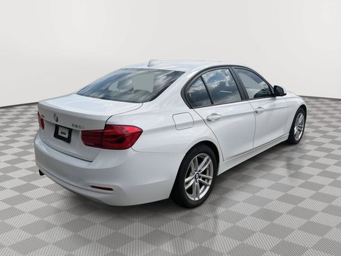 Used 2018 BMW 320i xDrive Sedan AWD/4WD image 8