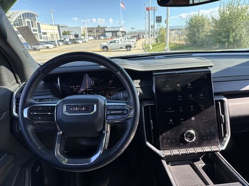 Used 2024 GMC Acadia Elevation w/ Luxury Package AWD/4WD image 17