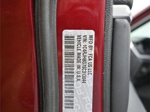 Used 2025 Jeep Grand Cherokee Limited w/ Luxury Tech Group II image 28